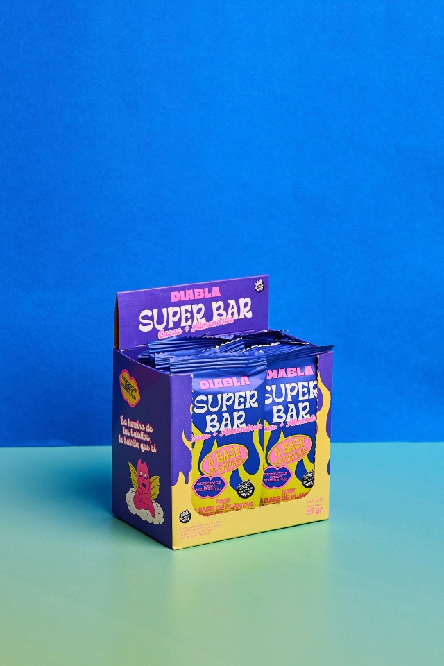 Diabla - Barrita de cacao y almendras (display de 10 unidades)