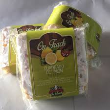 [ONTRA010] OnTrack - Cuadrado de Limon con decoración de baño de repostería semiamargo  ( display 12 unidades)